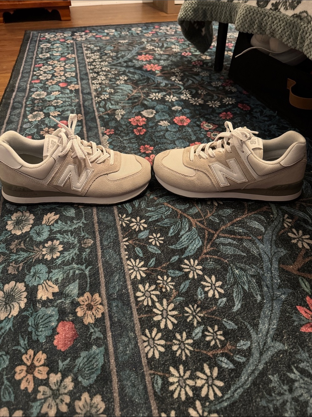 New Balance 574 - Picture 2 of 5